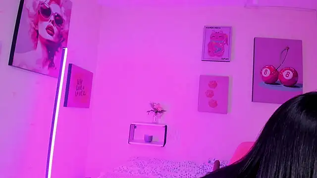 Selene bennet online show from February 28, 2026, 3:40 am