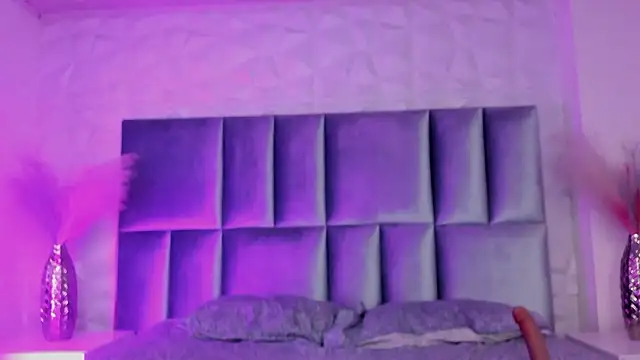 Selene bennet online show from March 28, 2026, 3:50 am