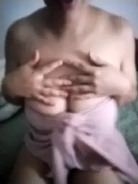 Snapshot of Imanarbik chatting on February 24, 2025, 1:35 am Imanarbik online show from February 24, 2025, 1:35 am