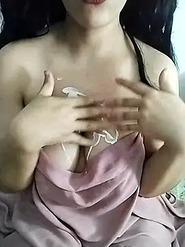 Snapshot of Imanarbik chatting on February 25, 2025, 2:33 pm Imanarbik online show from February 25, 2025, 2:33 pm