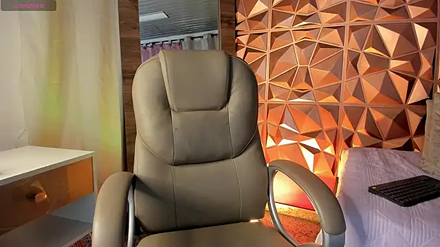 AlejandroStormm online show from March 31, 2026, 4:46 am