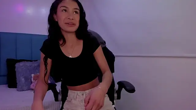 Snapshot of Anniie__Evans chatting on October 7, 2025, 2:36 pm Anniie Evans online show from October 7, 2025, 2:36 pm