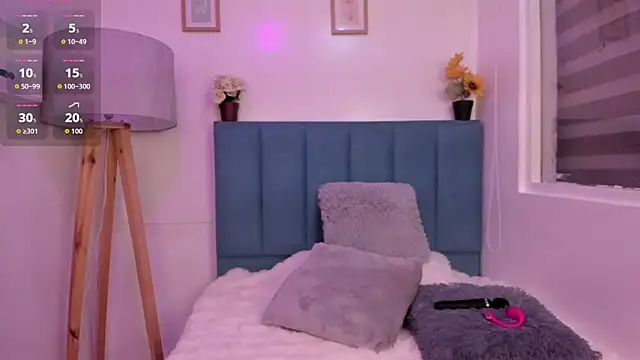 Anniie  Evans online show from December 3, 2025, 4:16 pm