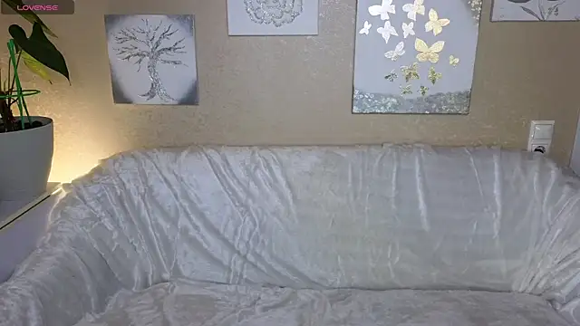 mylady xenia online show from March 29, 2026, 6:19 pm