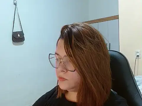 Snapshot of GoddessChaar chatting on February 28, 2025, 9:44 pm GoddessChaar online show from February 28, 2025, 9:44 pm