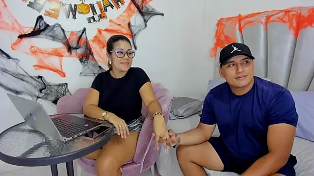 Snapshot of Couple_fantasies69 chatting on October 24, 2025, 12:08 am Couple fantasies69 online show from October 24, 2025, 12:08 am