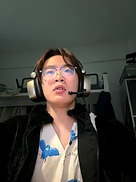 Snapshot of Anson0722 chatting on November 3, 2025, 2:35 am Anson0722 online show from November 3, 2025, 2:35 am