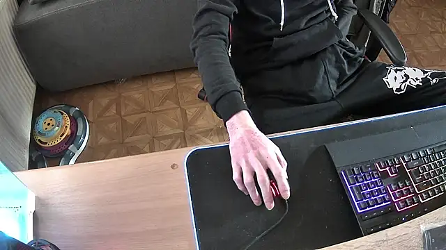 Snapshot of DerGeileLoveboy chatting on October 21, 2025, 10:38 am DerGeileLoveboy online show from October 21, 2025, 10:38 am