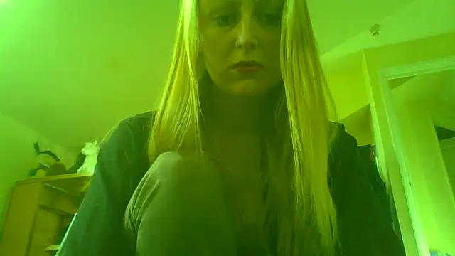 Snapshot of PoppyRoseX chatting on March 1, 2025, 8:56 am PoppyRoseX online show from March 1, 2025, 8:56 am