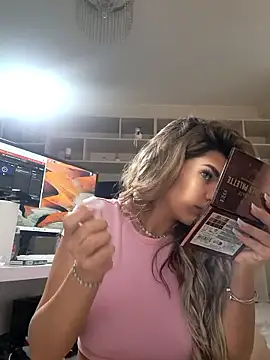 Snapshot of Bella_Posh chatting on January 19, 2026, 7:34 am Bella Posh online show from January 19, 2026, 7:34 am