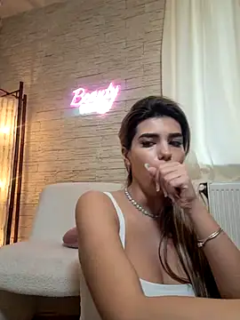 Snapshot of Bella_Posh chatting on February 1, 2026, 7:18 am Bella Posh online show from February 1, 2026, 7:18 am