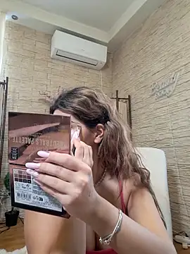 Snapshot of Bella_Posh chatting on February 22, 2026, 8:13 am Bella Posh online show from February 22, 2026, 8:13 am