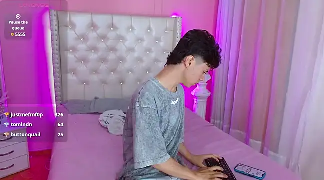 callum 77 online show from March 12, 2025, 9:44 am