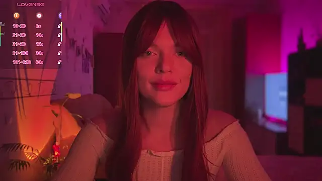 CherryRed Girl online show from April 16, 2026, 9:39 pm