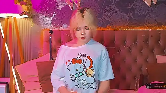 Snapshot of EmilyAngells chatting on April 23, 2026, 6:14 am EmilyAngells online show from April 23, 2026, 6:14 am