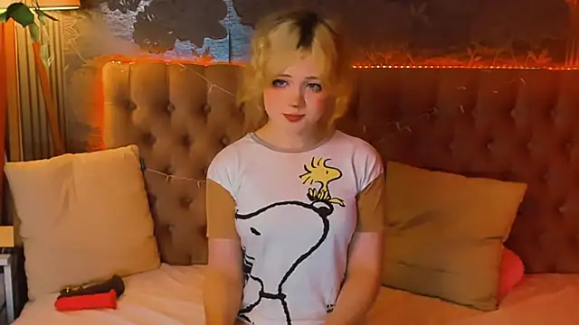 Snapshot of EmilyAngells chatting on May 14, 2026, 6:31 am EmilyAngells online show from May 14, 2026, 6:31 am