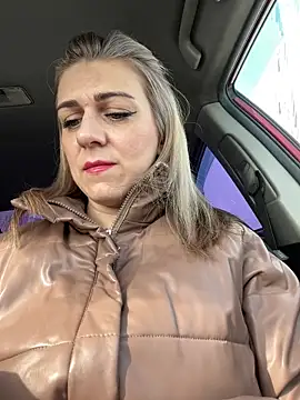 Snapshot of Lusi_Luxary chatting on March 14, 2025, 7:37 am Lusi Luxary online show from March 14, 2025, 7:37 am