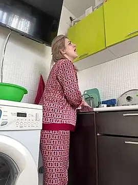 Snapshot of Lusi_Luxary chatting on March 17, 2025, 10:06 am Lusi Luxary online show from March 17, 2025, 10:06 am