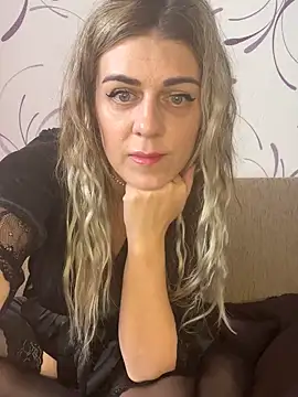 Snapshot of Lusi_Luxary chatting on October 1, 2025, 6:08 am Lusi Luxary online show from October 1, 2025, 6:08 am