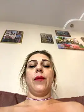 Snapshot of Lusi_Luxary chatting on October 23, 2025, 6:13 am Lusi Luxary online show from October 23, 2025, 6:13 am