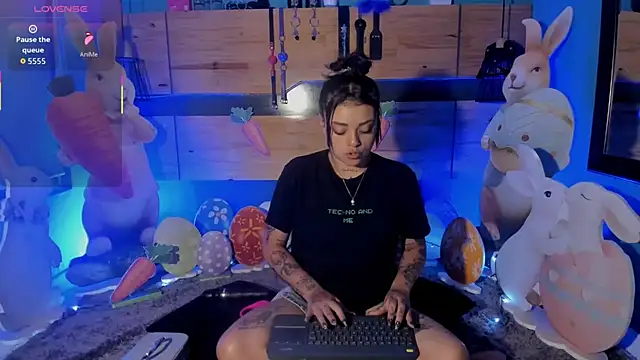 ChloeAllennn online show from March 28, 2026, 1:22 pm