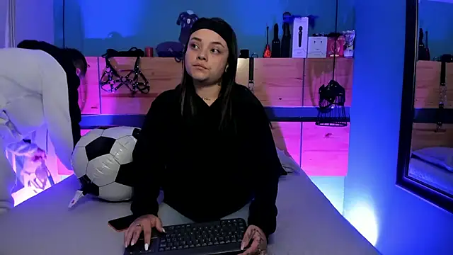 Snapshot of ChloeAllennn chatting on July 20, 2026, 11:23 am ChloeAllennn online show from July 20, 2026, 11:23 am
