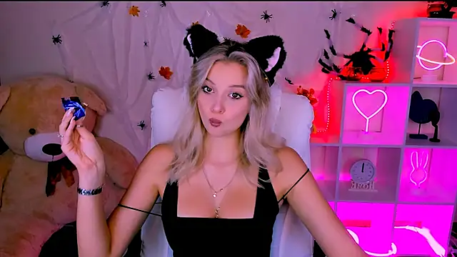 Snapshot of melissa_richardson chatting on October 17, 2025, 12:30 pm melissa richardson online show from October 17, 2025, 12:30 pm