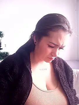 Luna kitty online show from January 10, 2026, 1:02 pm