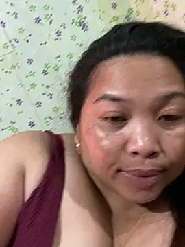 Snapshot of Sweet_fatty18 chatting on February 16, 2025, 3:47 am Sweet fatty18 online show from February 16, 2025, 3:47 am