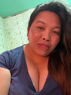 Snapshot of Sweet_fatty18 chatting on February 27, 2025, 5:02 am Sweet fatty18 online show from February 27, 2025, 5:02 am