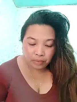 Snapshot of Sweet_fatty18 chatting on March 14, 2025, 4:32 am Sweet fatty18 online show from March 14, 2025, 4:32 am