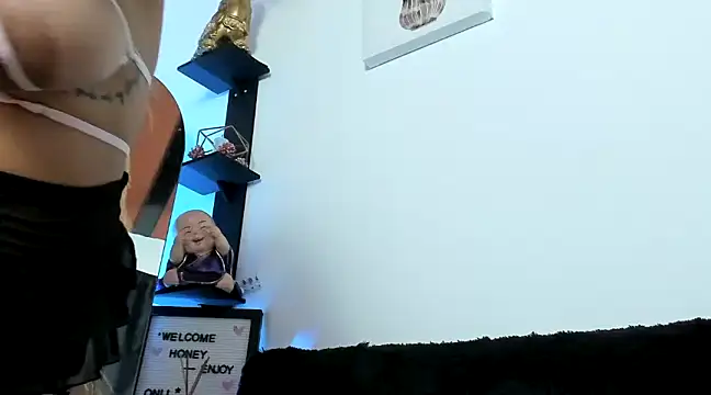 MarianaZapataa online show from March 10, 2025, 10:02 pm