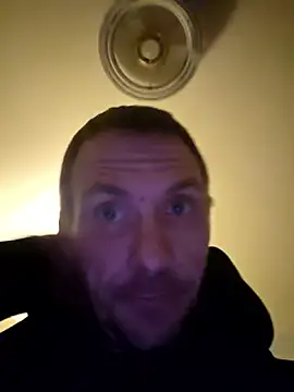 Snapshot of lambomusik chatting on April 19, 2026, 1:38 am lambomusik online show from April 19, 2026, 1:38 am