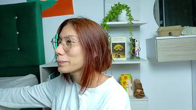 Snapshot of zarahCute chatting on October 13, 2025, 5:18 am zarahCute online show from October 13, 2025, 5:18 am