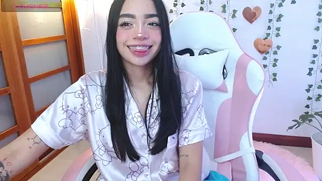 Snapshot of hellokitty__valery chatting on June 25, 2026, 2:00 am hellokitty valery online show from June 25, 2026, 2:00 am