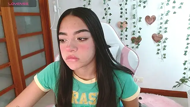 Snapshot of hellokitty__valery chatting on June 25, 2026, 9:19 pm hellokitty valery online show from June 25, 2026, 9:19 pm