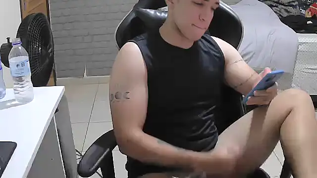 Snapshot of brancooodonto chatting on November 7, 2025, 12:10 am brancooodonto online show from November 7, 2025, 12:10 am