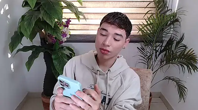 Snapshot of cod_dolll chatting on March 22, 2025, 9:21 pm cod dolll online show from March 22, 2025, 9:21 pm