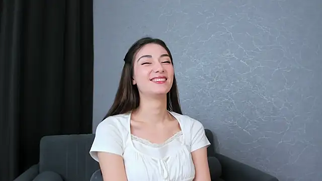 FloraEves online show from March 5, 2025, 5:07 am