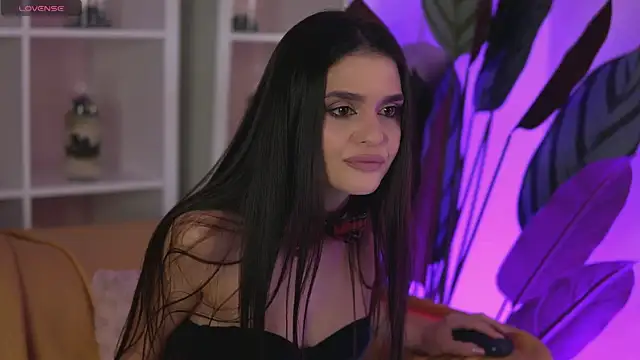 Snapshot of RobertaRosetti chatting on March 7, 2025, 9:07 am RobertaRosetti online show from March 7, 2025, 9:07 am