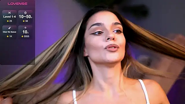 Snapshot of RobertaRosetti chatting on September 9, 2025, 7:41 am RobertaRosetti online show from September 9, 2025, 7:41 am