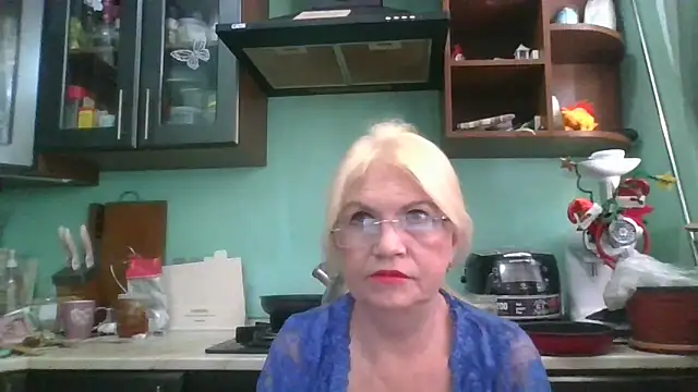 Snapshot of Heidi-Helga chatting on February 6, 2026, 5:45 am Heidi-Helga online show from February 6, 2026, 5:45 am