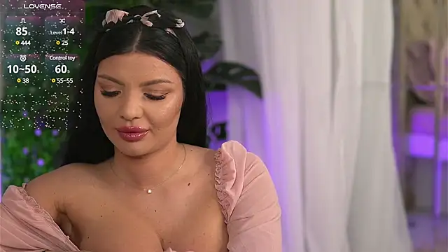 MadisonColes online show from March 12, 2025, 7:13 am