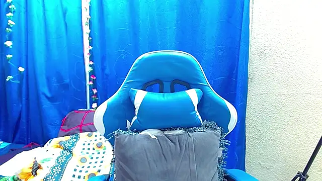 Gia leinn online show from April 13, 2026, 9:31 pm