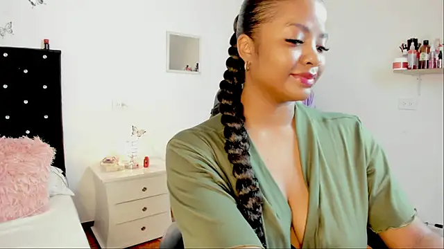 Snapshot of ValerieBlakee chatting on October 8, 2025, 6:27 pm ValerieBlakee online show from October 8, 2025, 6:27 pm