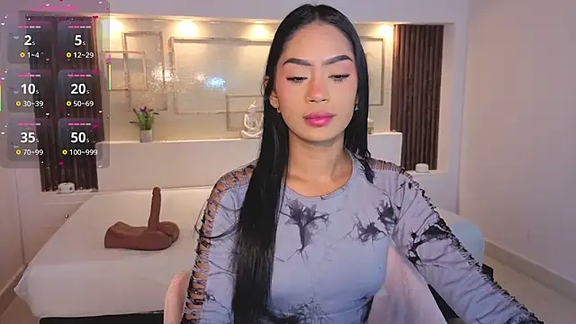 Snapshot of ChloeMoon9 chatting on October 20, 2025, 1:11 pm ChloeMoon9 online show from October 20, 2025, 1:11 pm