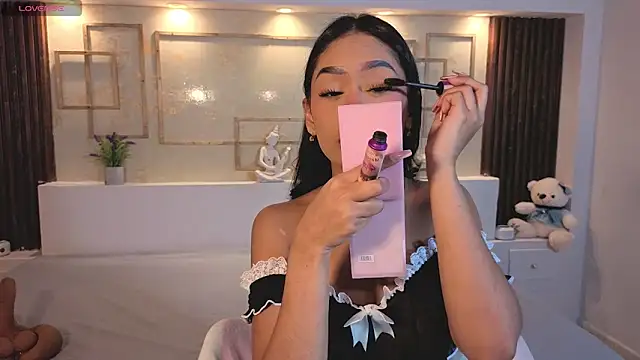 Snapshot of ChloeMoon9 chatting on October 28, 2025, 11:58 am ChloeMoon9 online show from October 28, 2025, 11:58 am