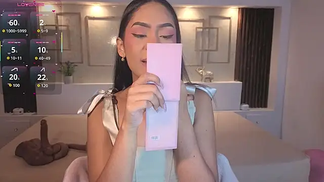 Snapshot of ChloeMoon9 chatting on November 6, 2025, 11:33 am ChloeMoon9 online show from November 6, 2025, 11:33 am