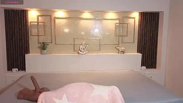 Snapshot of ChloeMoon9 chatting on November 11, 2025, 9:53 am ChloeMoon9 online show from November 11, 2025, 9:53 am