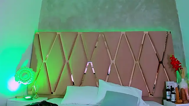 Emily Black1 online show from April 17, 2026, 12:35 am